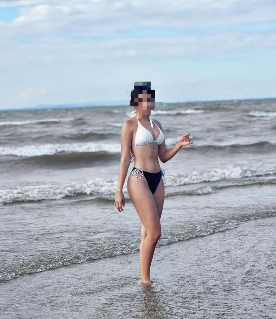 Chica busca chico en Ibiza: 