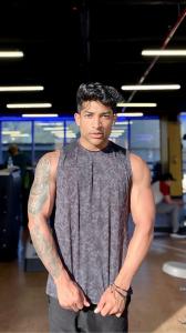 Chico busca chica en Sevilla: 