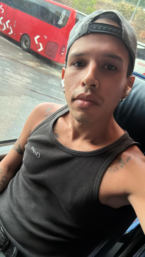 Chico busca chica en Granada: 