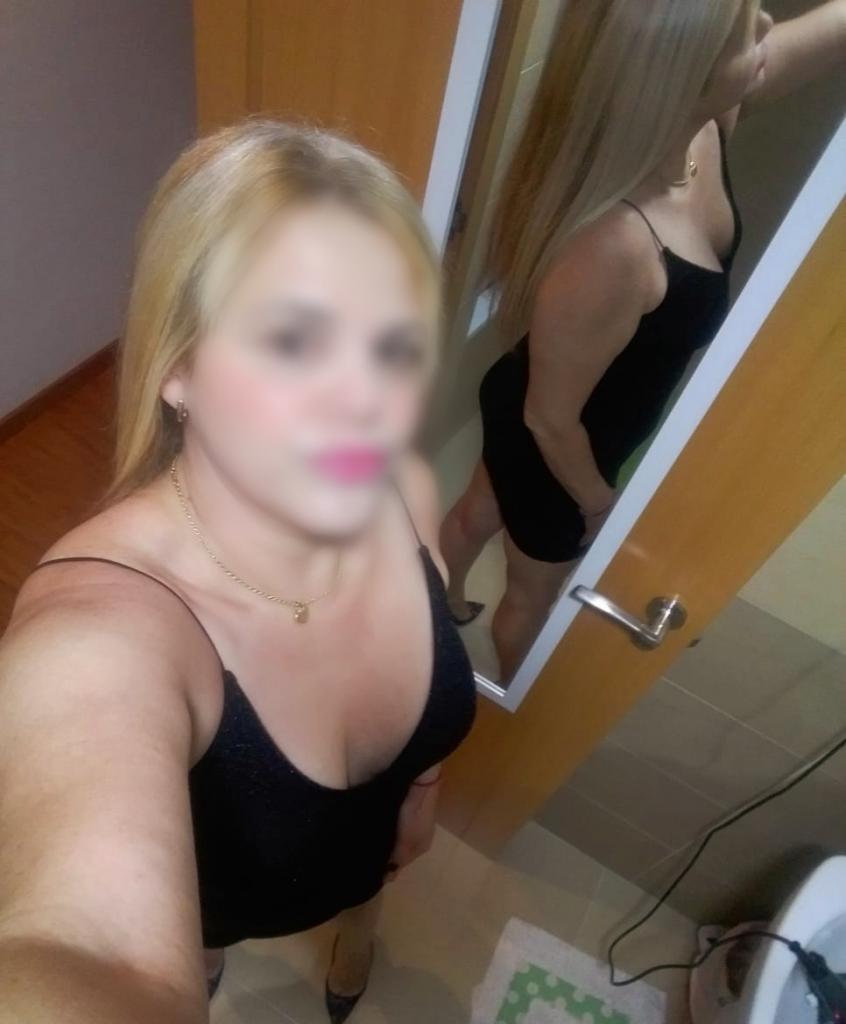 Chica busca chico en Almería: 