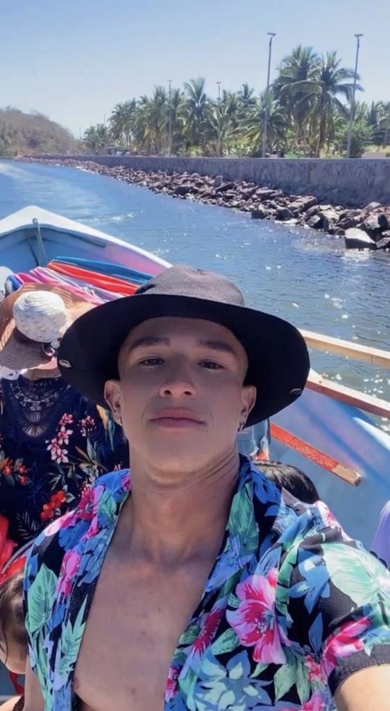 Chico busca chica en Sevilla: 