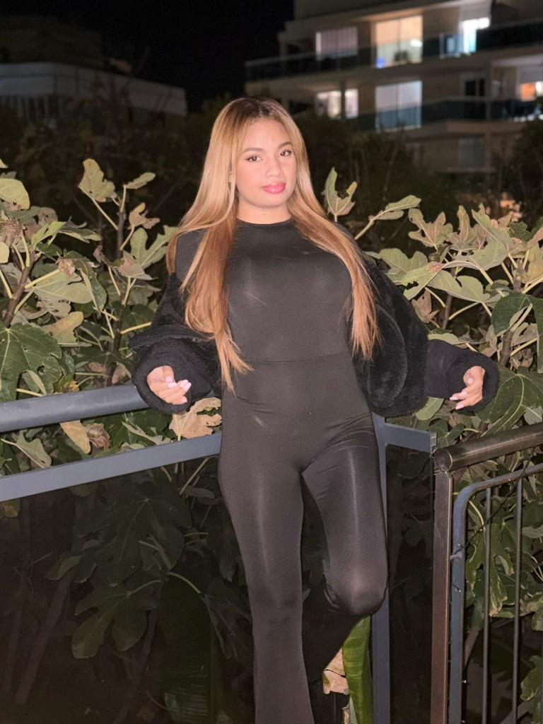 Chica busca chico en Ibiza: 