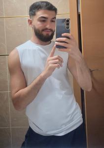 614473358: Chica busca chico en Madrid