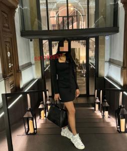 631285897: Chica busca chico en Barcelona