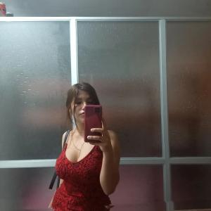 613997890: Chica busca chico en Málaga