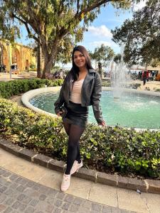 671134267: Chica busca chico en Sevilla