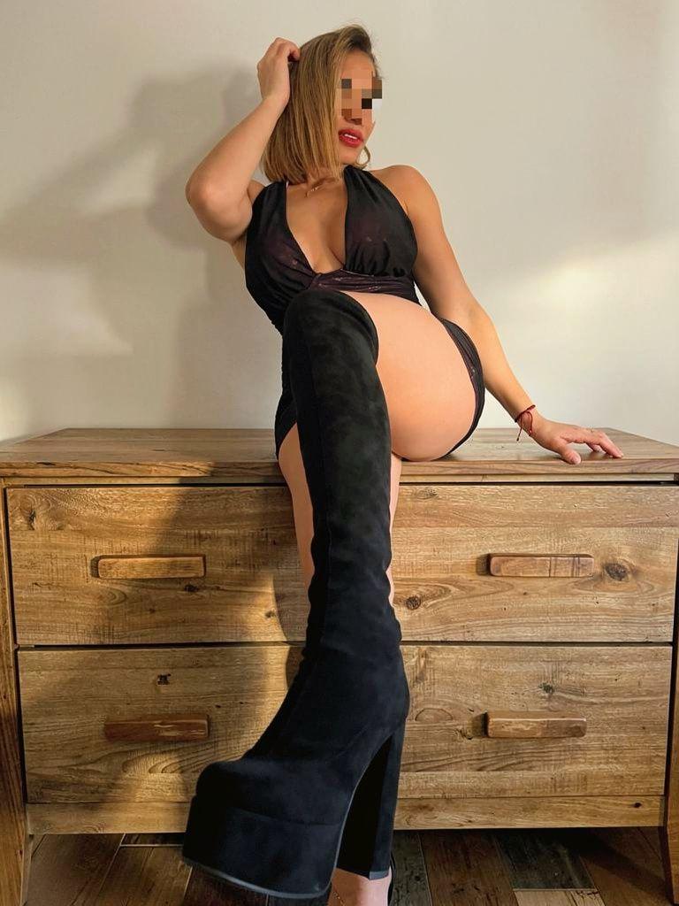 692106970: Chica busca chico en Málaga