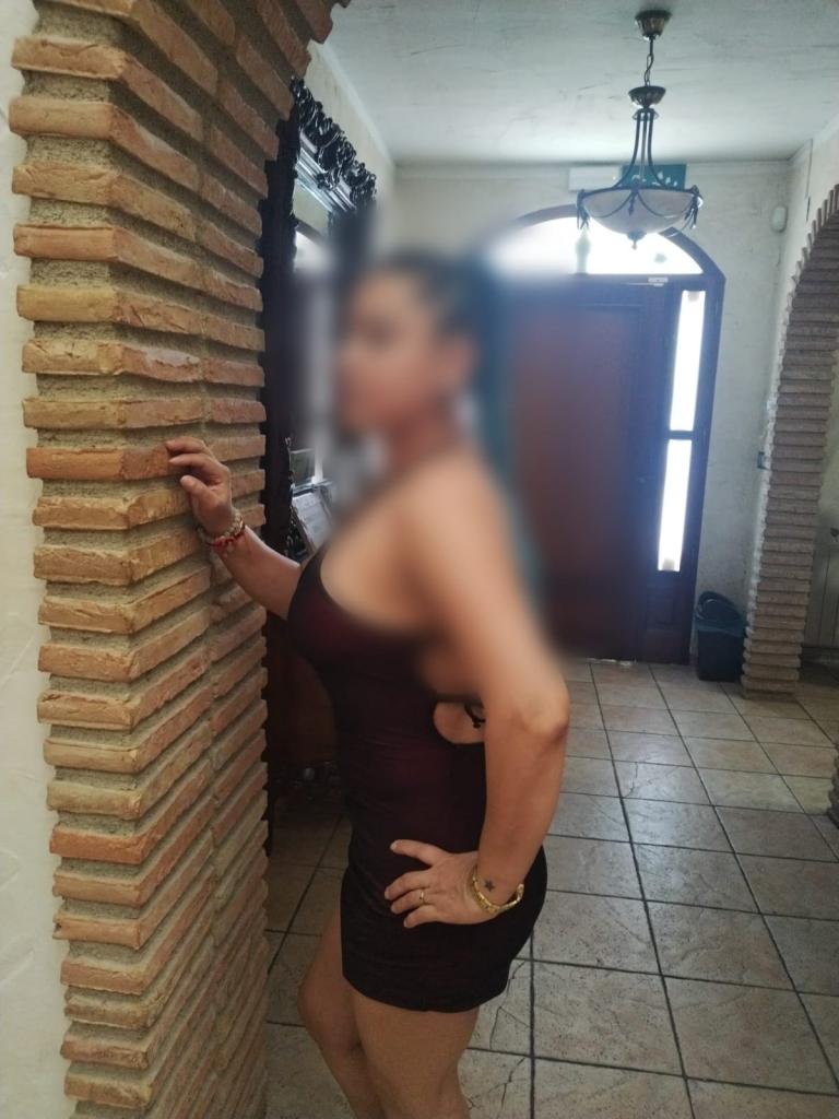 Chica busca chico en Almería: 