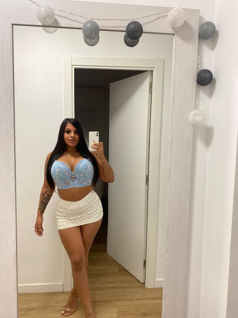 663039935: Chica busca chico en Almería