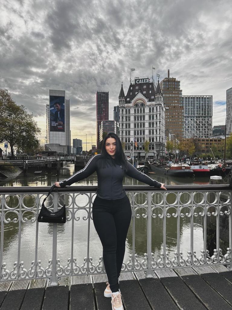 Chica busca chico en Ibiza: 