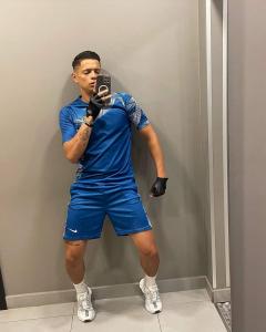 614772935: Chico busca chica en Alicante