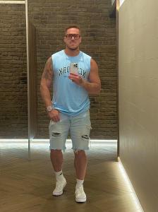 Chico busca chica en Alicante: 