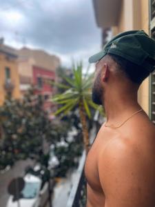 624515205: Chico busca chica en Barcelona