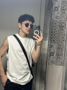 613850779: Chico busca chica en Madrid