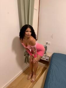 614656780: Chica busca chico en Sevilla