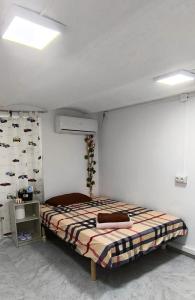 653450000: Chica busca chico en Barcelona