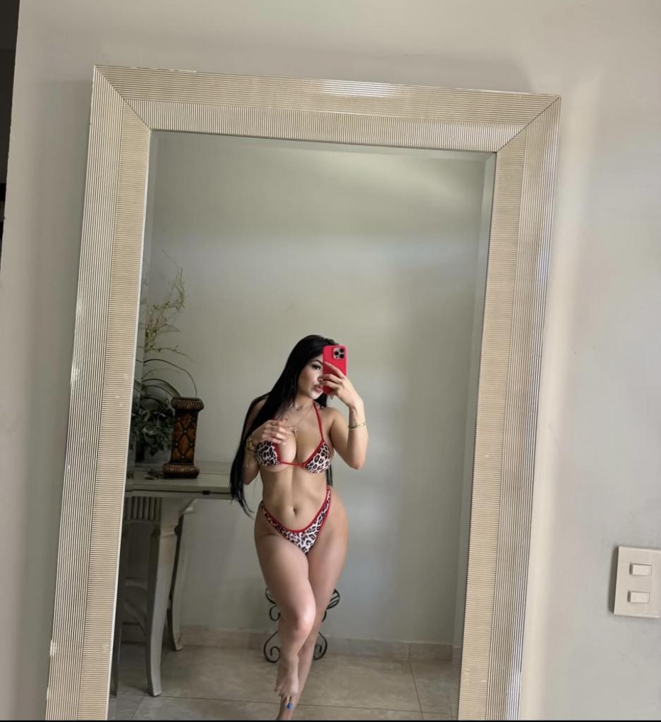 663486749: Chica busca chico en Cádiz