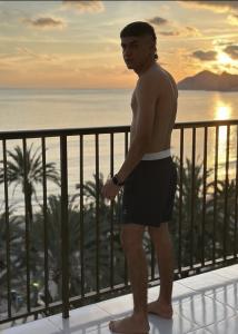 Chico busca chica en Alicante: 