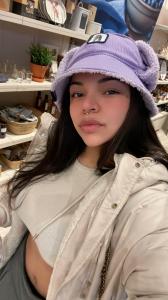 624437839: Chica busca chico en Barcelona