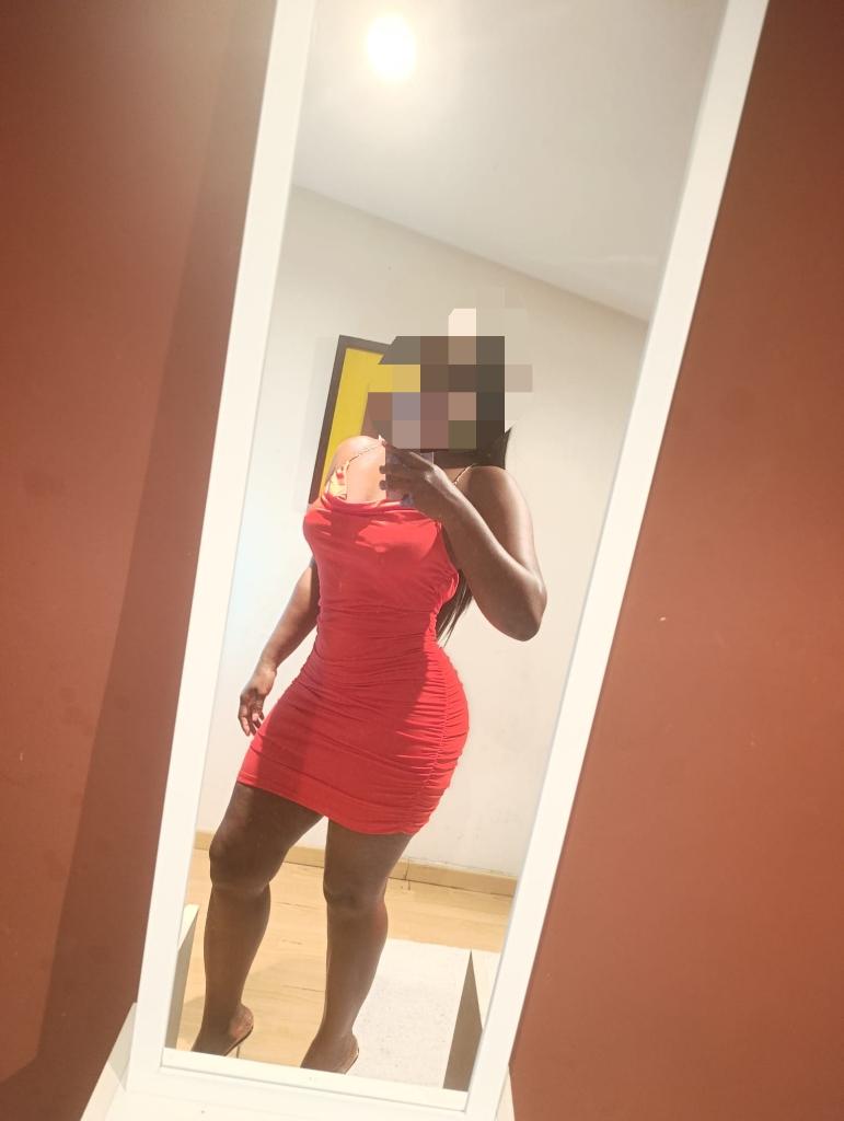 631207837: Chica busca chico en Barcelona