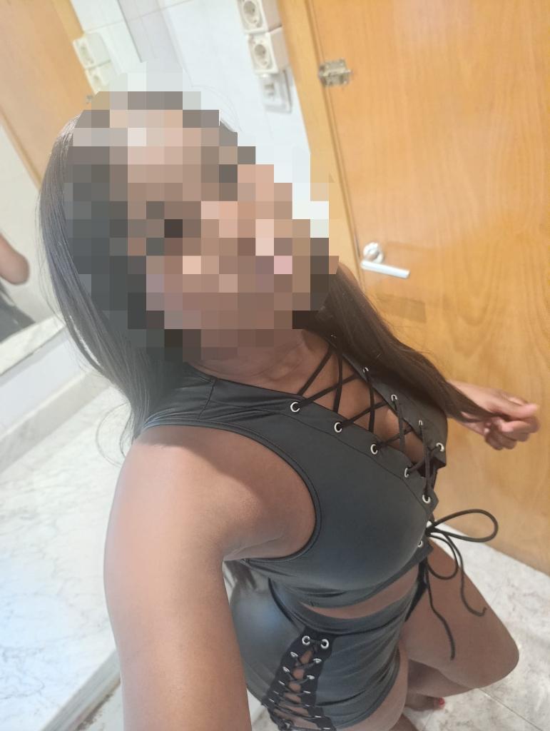 631207837: Chica busca chico en Barcelona
