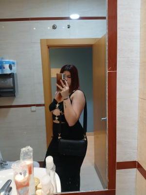 643895816: Chica busca chico en Sevilla