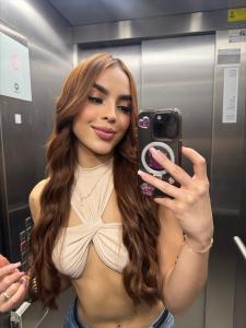 613647137: Chica busca chico en Barcelona