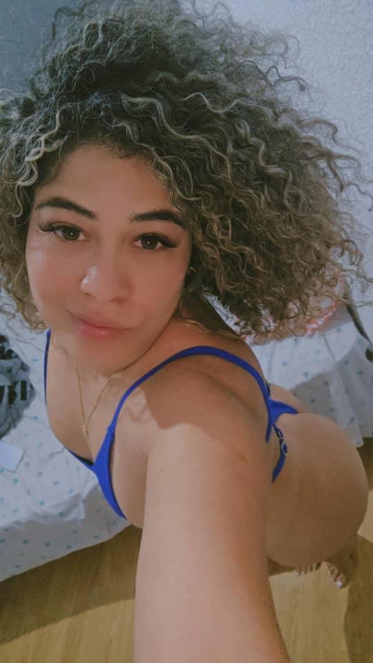 Chica busca chico en Granada: 