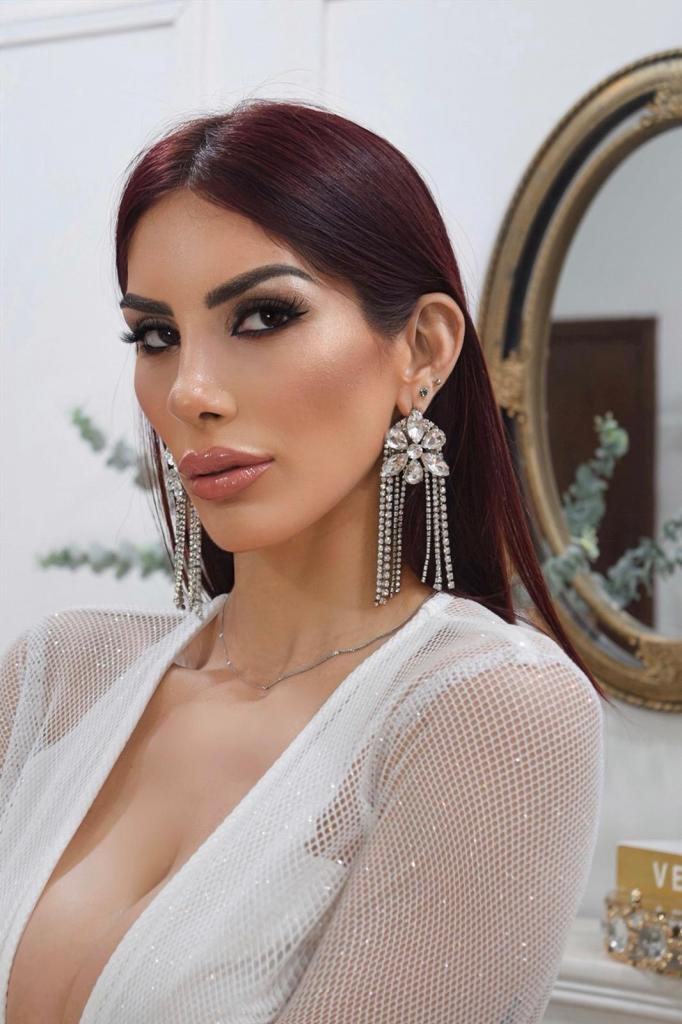 Chica busca chico en Barcelona: Chica busca chico