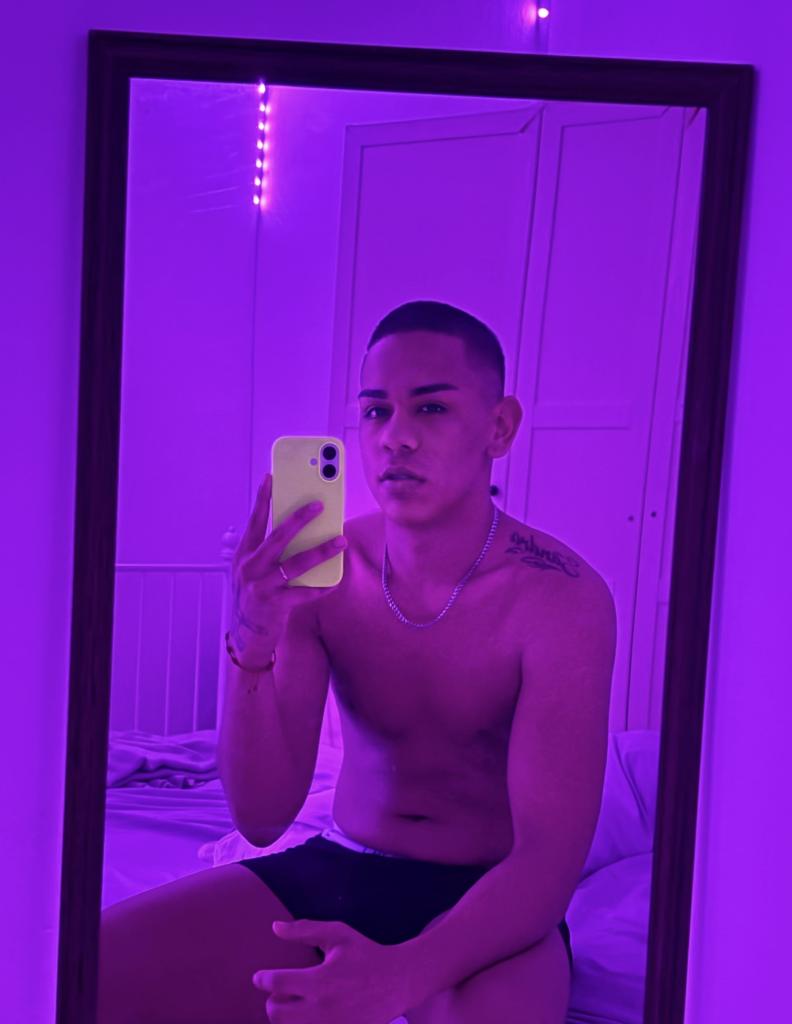 Chico busca chica en Málaga: 