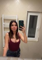 647311745: Chica busca chico en León