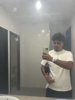 605227519: Chico busca chica en Barcelona