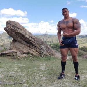 658285591: Chico busca chica en Valencia