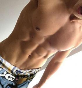 606987430: Chico busca chica en Sevilla