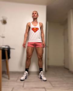 623911348: Chico busca chica en Barcelona