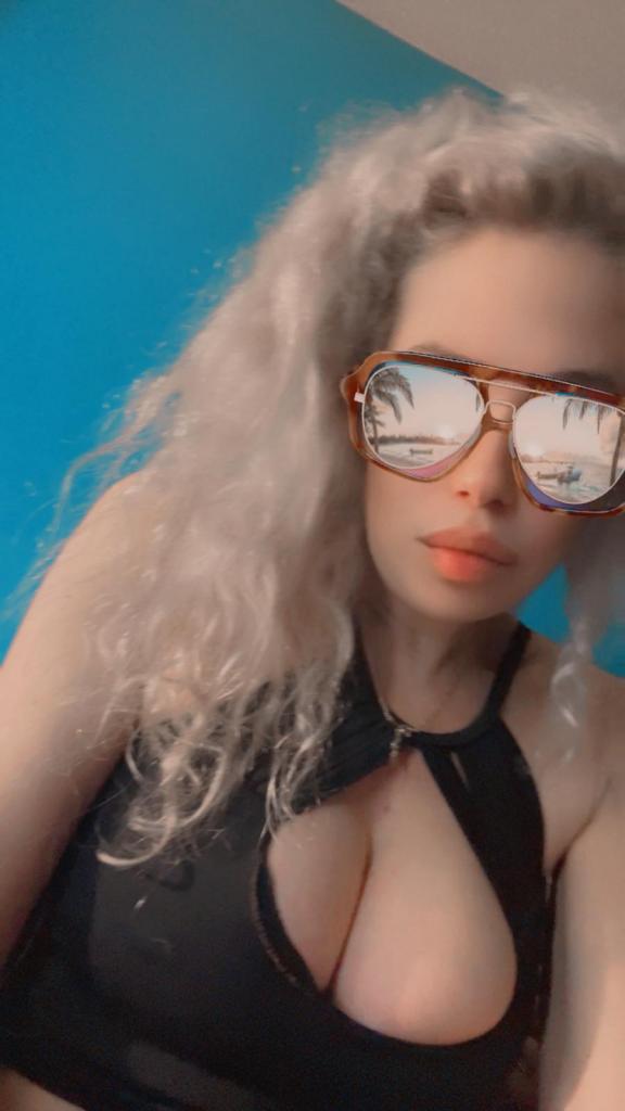 Chica busca chico en Ibiza: 