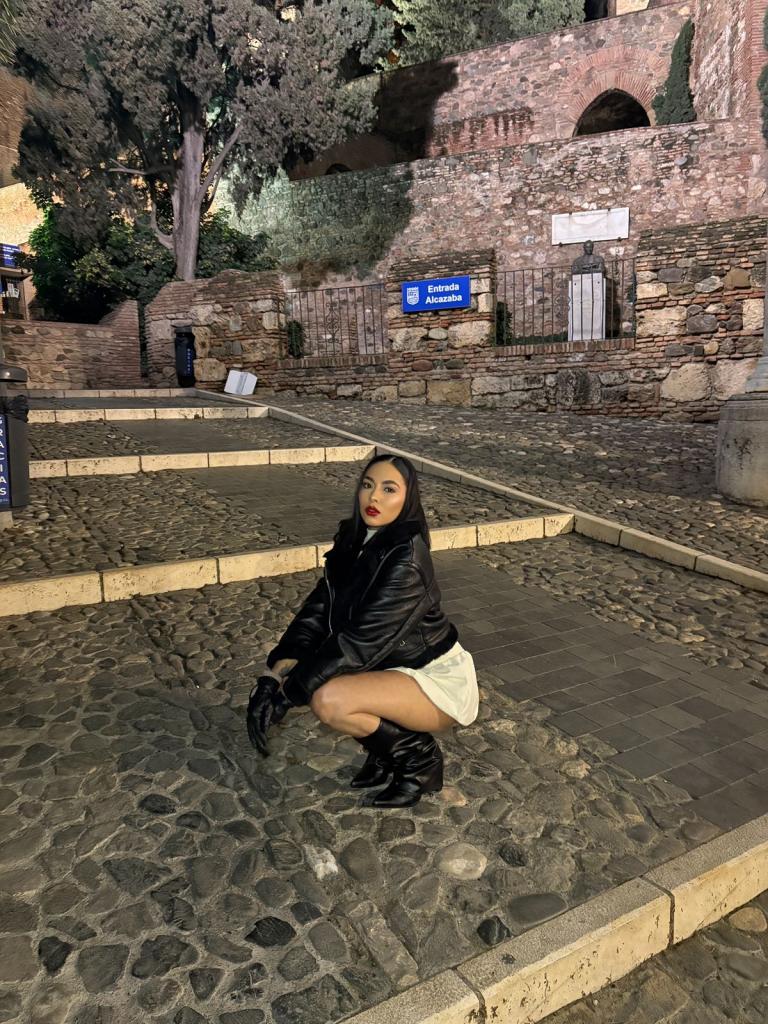 602436229: Chica busca chico en Málaga