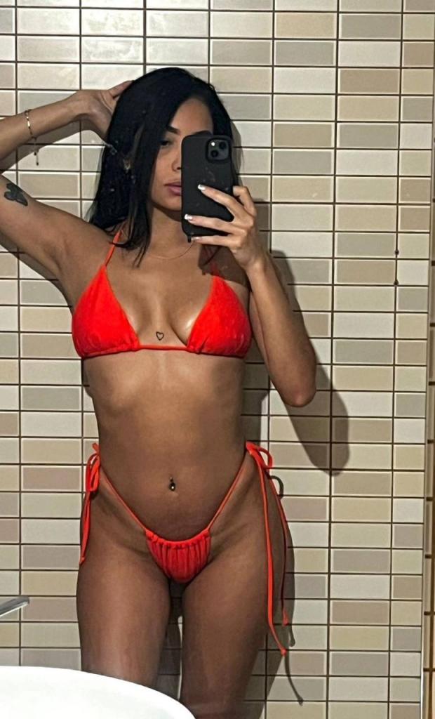 Chica busca chico en Ibiza: Chica busca chico