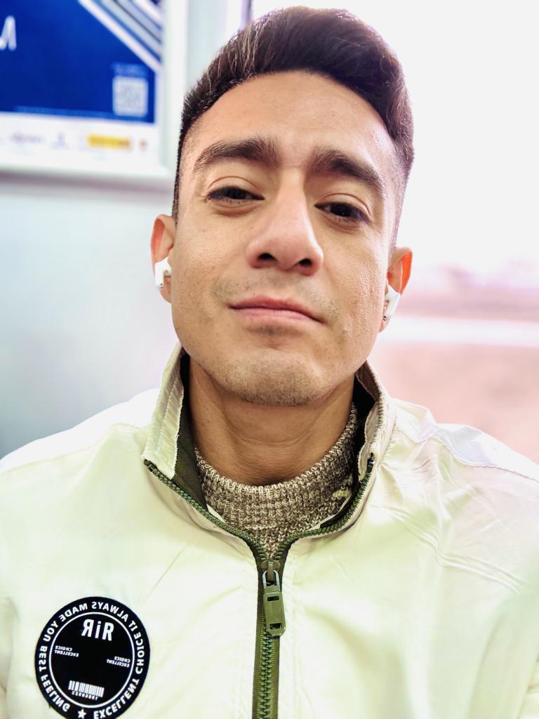 633073060: Chico busca chica en Madrid