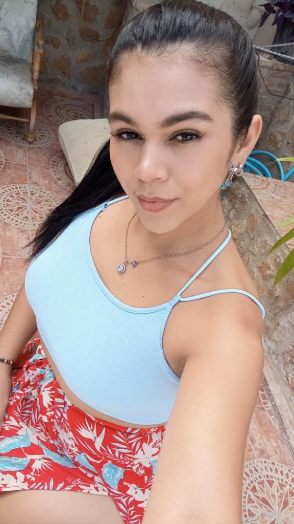 Chica busca chico en Alicante: Chica busca chico