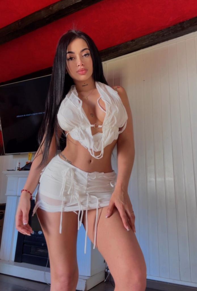 Chica busca chico en Cádiz: 