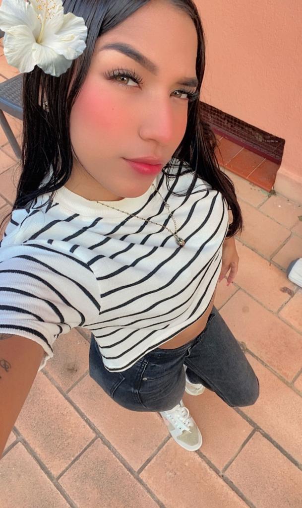 610748636: Chica busca chico en Barcelona