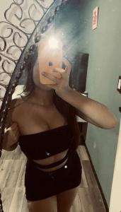 631179492: Chica busca chico en Barcelona