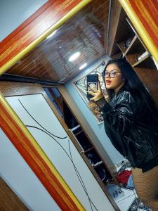 631759115: Chica busca chico en Barcelona