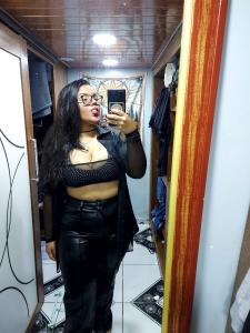 631759115: Chica busca chico en Barcelona