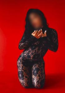 631398935: Chica busca chico en Barcelona