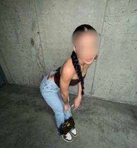 672935178: Chica busca chico en Murcia