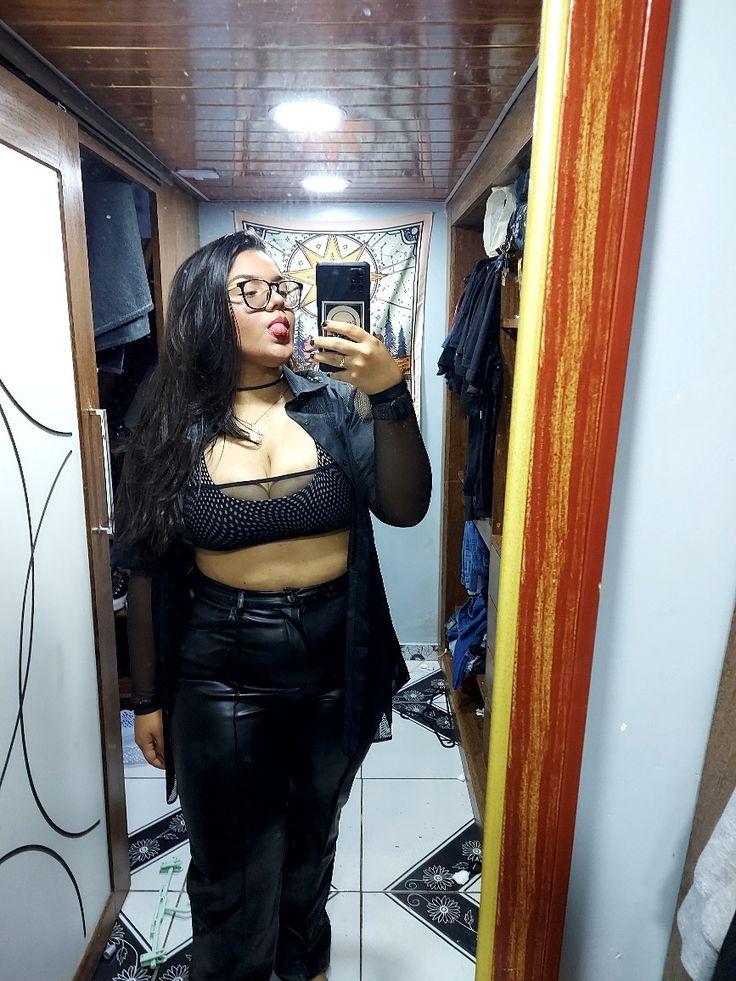 631759115: Chica busca chico en Barcelona