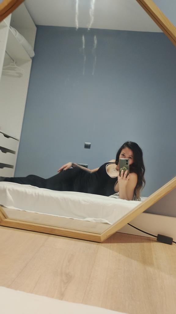 614420088: Chica busca chico en Málaga