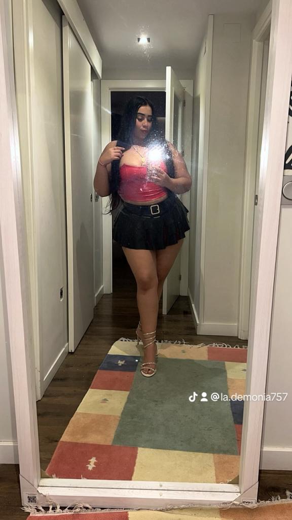 Chica busca chico en Almería: Chica busca chico